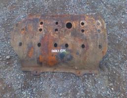 Защита топливного бака для Mitsubishi Pajero I (1982—1991)  запчасти бу