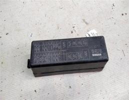 Крышка блока предохранителей для Nissan Maxima A33 (1999—2006)  запчасти бу