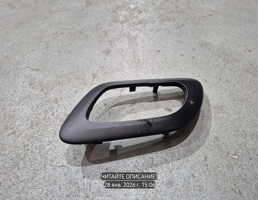 Рамка крючка двери передней левой для Peugeot 3008 I рестайлинг (2013—2016)  запчасти бу