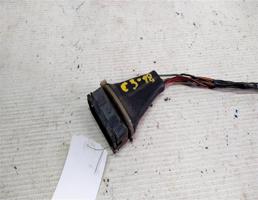 Фишка стеклоочистителя для Audi 100 C3 (1982—1988)  запчасти бу