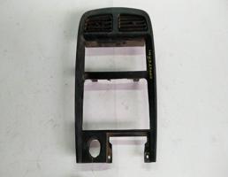 Рамка магнитолы для KIA Sportage I (1993—2006)  запчасти бу