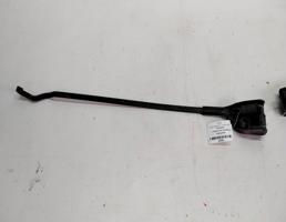 Поводок стеклоочистителя переднего для Audi 100 C3 (1982—1988)  запчасти бу