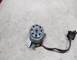 Моторчик вентилятора ДВС для Skoda Fabia I (1999—2004)  запчасти бу