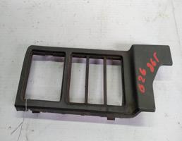 Рамка кнопок с торпедо для Mazda 626 GC (1982—1987)  запчасти бу