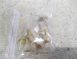 Пистон обшивки для Ford Focus I (1998—2004)  запчасти бу