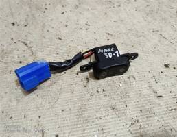 Кнопка открывания люка крыши для Nissan Maxima J30 (1988—1994)  запчасти бу