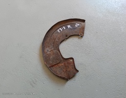 Защита колодок передняя правая для Audi 100 C3 (1982—1988)  запчасти бу