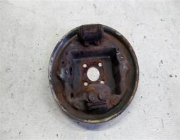 Защита колодок задняя левая для Renault Logan I (2004—2009)  запчасти бу