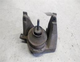 Опора ДВС правая (подушка) для Audi A6 C4 (1994—1997)  запчасти бу