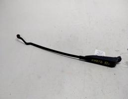 Поводок стеклоочистителя передний правый для Opel Omega A (1984—1994)  запчасти бу