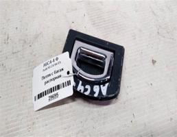 Петля с крышки багажника распорная для Audi A6 C4 (1994—1997)  запчасти бу