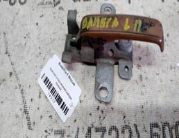 Крючок двери левой для Nissan Vanette I (1978—1988)  запчасти бу