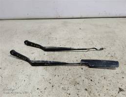 Поводок стеклоочистителя передний пара для Nissan Maxima A32 (1994—2000)  запчасти бу