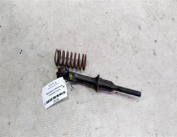 Пружина обратная педали сцепления для Mercedes-Benz E-класс W124/S124/C124/A124 (1984—1997)  запчасти бу