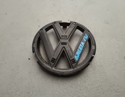 Эмблема решетки для VOLKSWAGEN Jetta VI (2010—2015)  запчасти бу