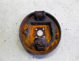 Защита колодок задняя правая для Renault Logan I (2004—2009)  запчасти бу