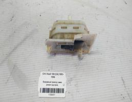 Вакуумный привод замка двери задний правый для Audi 100 C4 (1990—1994)  запчасти бу