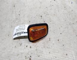 Повторитель на крыло желтый для Daewoo Nexia I (1995—2008)  запчасти бу