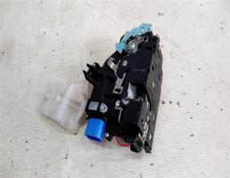 Замок двери передней правой для VOLKSWAGEN Caddy III (2004—2010)  запчасти бу