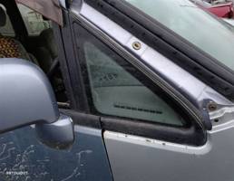 Стекло кузовное глухое переднее правое для Nissan Serena C24 (1999—2005)  запчасти бу