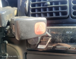 Кнопка аварийной сигнализации для VOLKSWAGEN Polo III (1994—2002)  запчасти бу