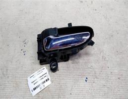 Крючок двери передней левой для Nissan Almera G15 (2012—2018)  запчасти бу