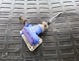 Вакуумный привод замка двери передней правой для Audi 80 B3 (1986—1991)  запчасти бу