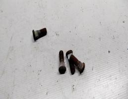 Шпилька ступицы передней для Mazda 626 GC (1982—1987)  запчасти бу