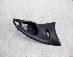 Рамка крючка двери правой для Ford Focus I (1998—2004)  запчасти бу