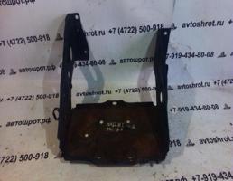 Крепление АКБ (корпус / подставка) для Mitsubishi Pajero II рестайлинг (1997—2004)  запчасти бу