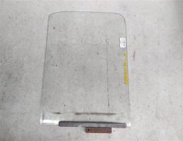 Стекло двери передней левой для Ford Transit III (1977—1986)  запчасти бу