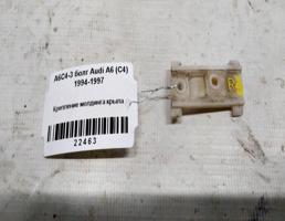 Крепление молдинга крыла для Audi A6 C4 (1994—1997)  запчасти бу