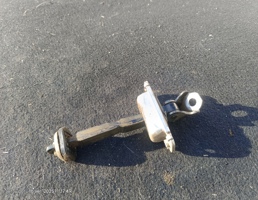 Ограничитель двери задней для Chevrolet Lacetti I (2004—2013)  запчасти бу