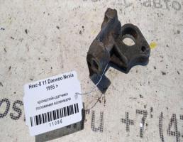 Кронштейн датчика коленвала для Daewoo Nexia I рестайлинг (2008—2016)  запчасти бу