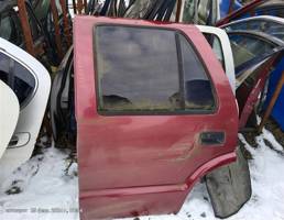 Дверь задняя левая для Chevrolet Blazer 95-97г  запчасти бу