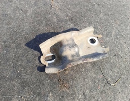 Скоба стабилизатора переднего для Peugeot 3008 I рестайлинг (2013—2016)  запчасти бу