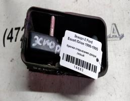 Крючок двери левой для Ford Escort 90-95г  запчасти бу