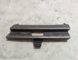 Заглушка крюка переднего для Mercedes-Benz E-класс W124/S124/C124/A124 (1984—1997)  запчасти бу