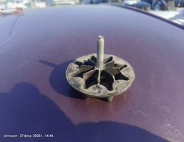 Крепление запасного колеса для Peugeot 107 I рестайлинг (2009—2012)  запчасти бу