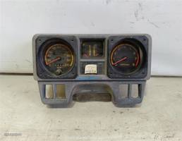 Панель приборов для Mitsubishi Pajero I (1982—1991)  запчасти бу