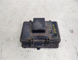 Корпус блока предохранителей для Audi 90 B2 (1984—1987)  запчасти бу