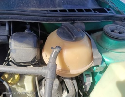 Бачок расширительный ДВС для VOLKSWAGEN Polo III (1994—2002)  запчасти бу