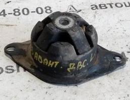 Опора ДВС (подушка) для Audi 100 С3 83-91г  запчасти бу