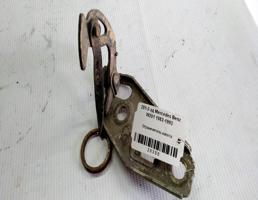 Ограничитель капота для Mercedes-Benz 190 (W201) W201 (1982—1993)  запчасти бу