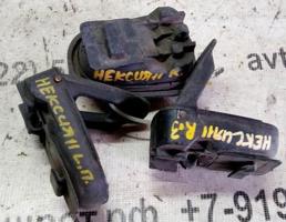 Крючок двери левой для Daewoo Nexia I (1995—2008)  запчасти бу