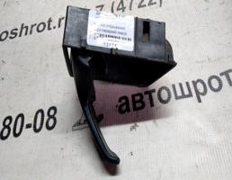 Крючок двери передней левой для VOLKSWAGEN Jetta II 82-92г  запчасти бу