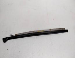 Молдинг стекла лобового правый для Nissan Maxima A33 (1999—2006)  запчасти бу