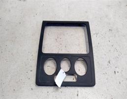 Рамка магнитолы для VOLKSWAGEN Caddy III (2004—2010)  запчасти бу