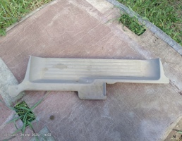 Накладка на порог внутренний передний правый для Nissan Serena C24 (1999—2005)  запчасти бу