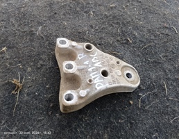 Кронштейн ДВС правый для Skoda Rapid I (2012—2017)  запчасти бу